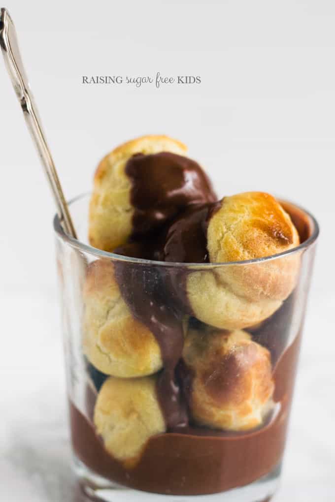 Low Sugar Chocolate Fudge Sauce | Raising Sugar Free Kids - this chocolate fudge sauce is creamy, decadent, rich and delicious, but it is also very low in sugar! Perfect for making sugar free treats seem utterly luxurious! #sugarfree #chocolate