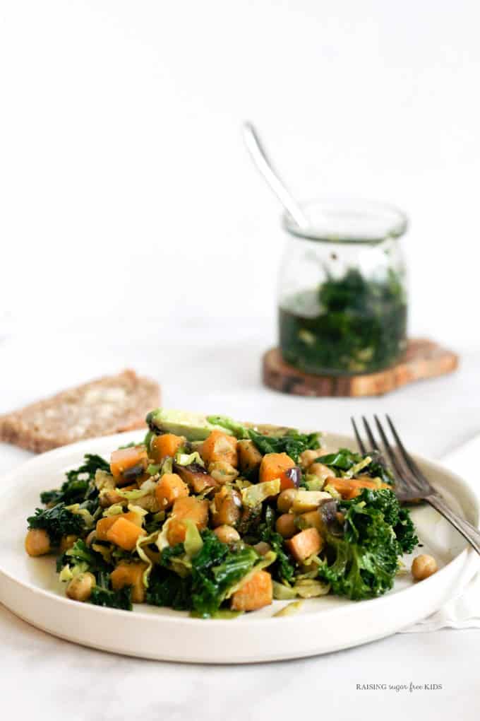 Warm Kale & Apple Salad | Raising Sugar Free Kids - a warm, satisfying and comforting bowl of goodness that is far from what we usually call "salad". Vegan, sugar and gluten free, delicious, and very healthy. #sugarfree #sugarfreejanuary #glutenfree #vegan #veganuary